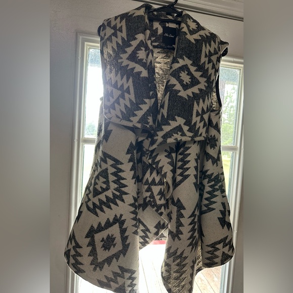 Me Jane Aztec Print Vest Size XL - Picture 2 of 5